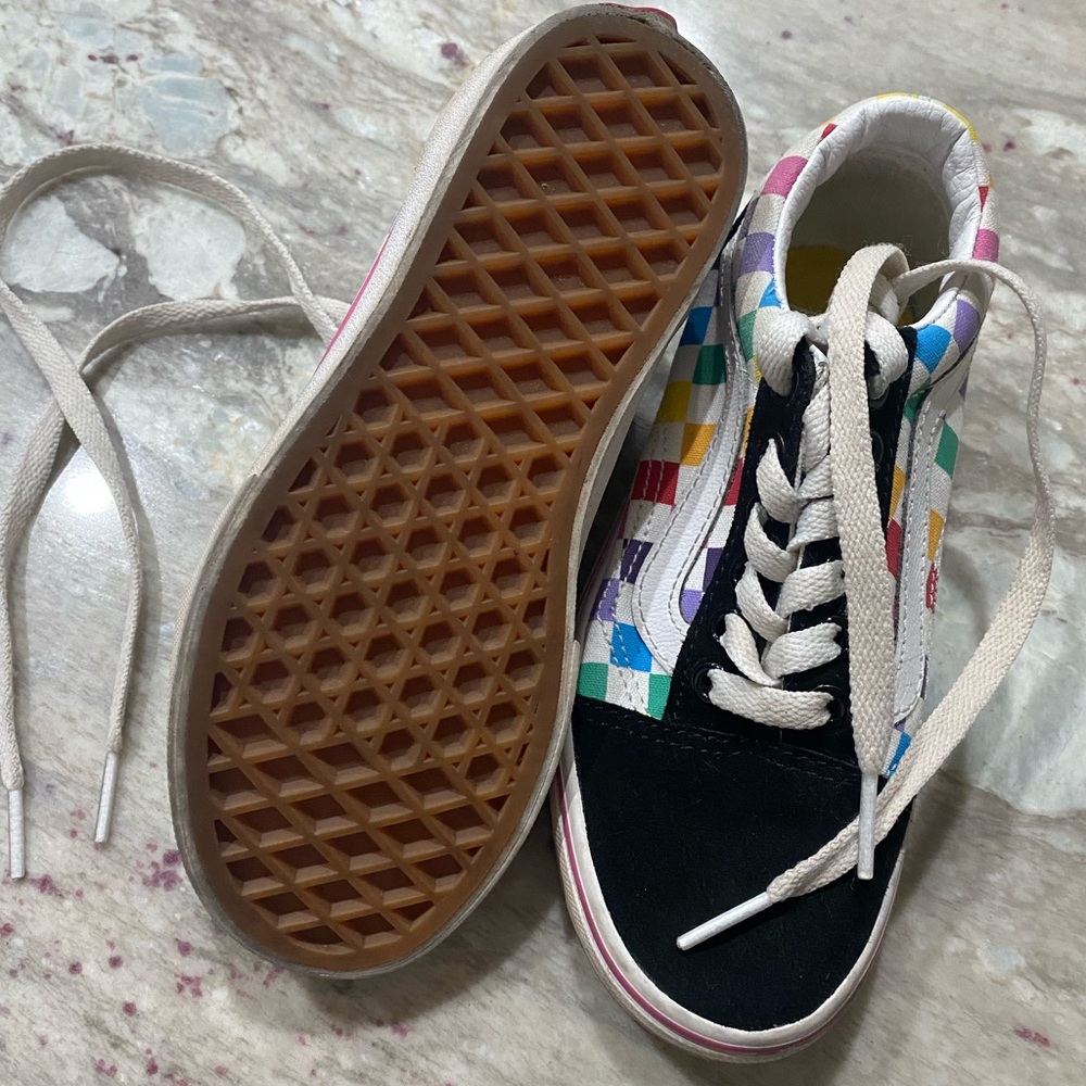 Vans - Picture 3 of 3